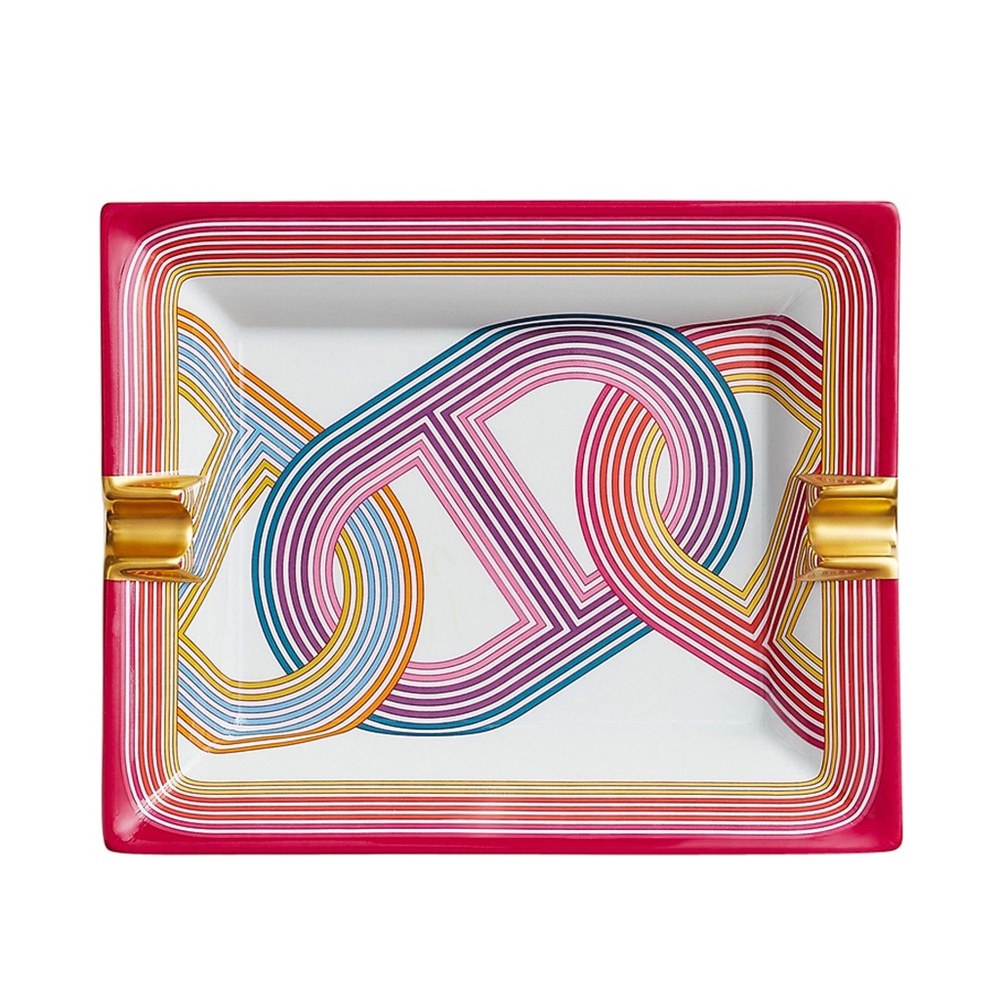 Brand new 100 % Authentic Circuit 24 ashtray in PINK